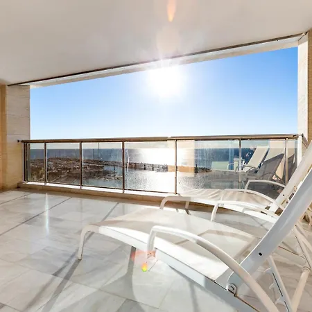 1st Line Mascarat Beach- Solarium Terrace & Pool Apartman